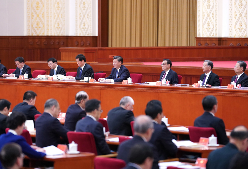 中國共產(chǎn)黨第十九屆中央委員會第五次全體會議，于2020年10月26日至29日在北京舉行。這是習(xí)近平、李克強、栗戰(zhàn)書、汪洋、王滬寧、趙樂際、韓正等在主席臺上。新華社記者 殷博古 攝