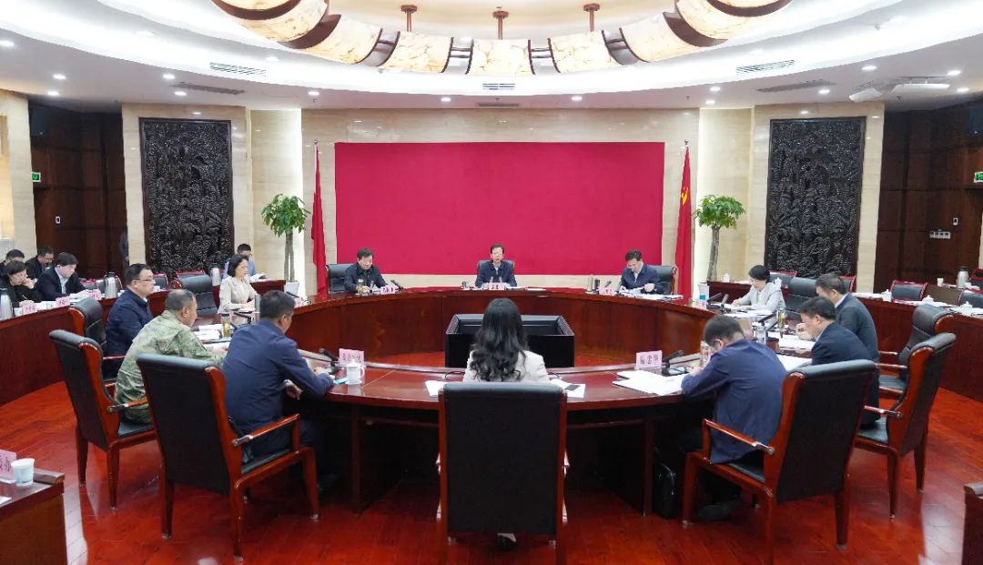 區(qū)委常委會會議暨區(qū)委黨的建設工作領導小組會議召開
